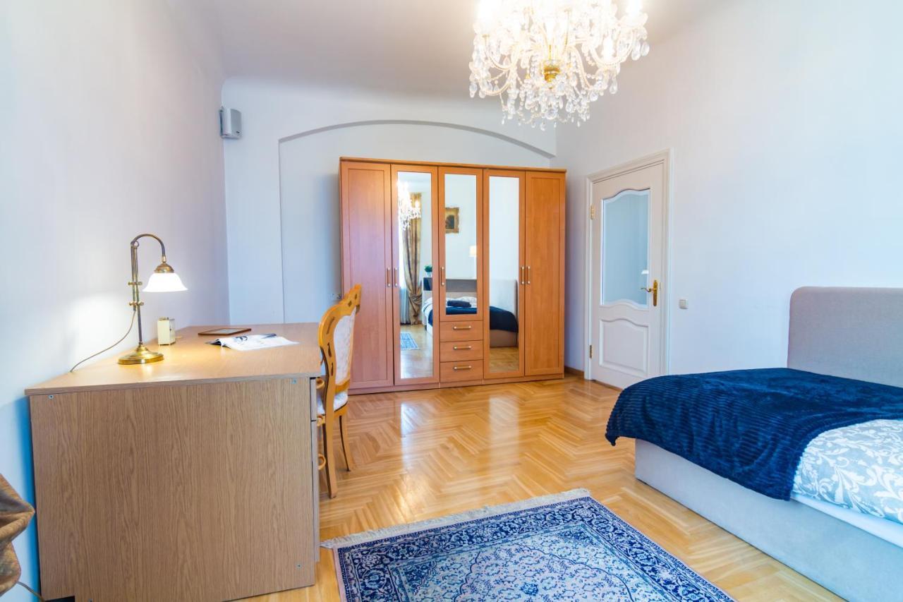 Classic Style Apartment In The Center Of Riga Exteriér fotografie