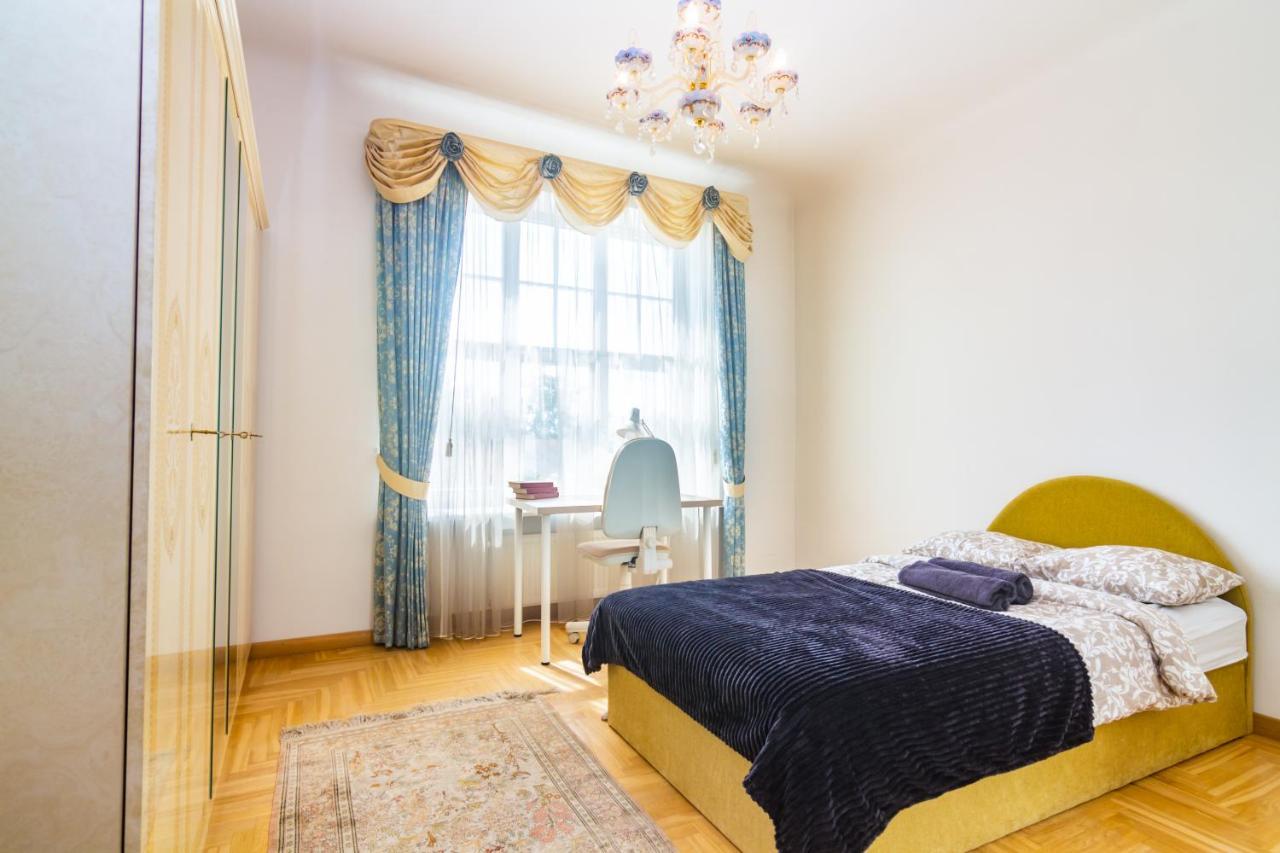 Classic Style Apartment In The Center Of Riga Exteriér fotografie
