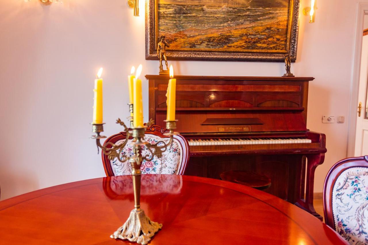 Classic Style Apartment In The Center Of Riga Exteriér fotografie