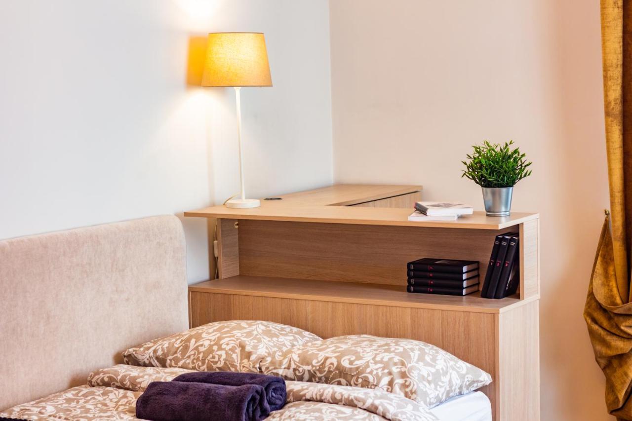 Classic Style Apartment In The Center Of Riga Exteriér fotografie