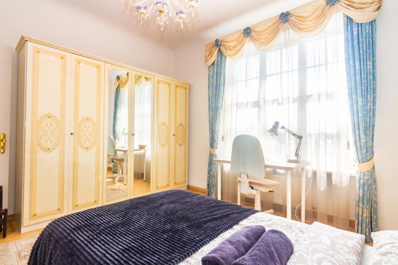 Classic Style Apartment In The Center Of Riga Exteriér fotografie