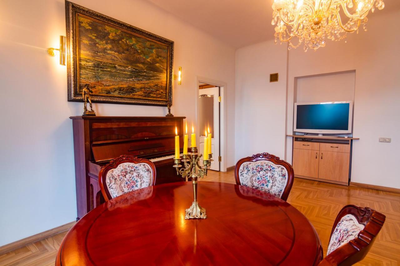 Classic Style Apartment In The Center Of Riga Exteriér fotografie