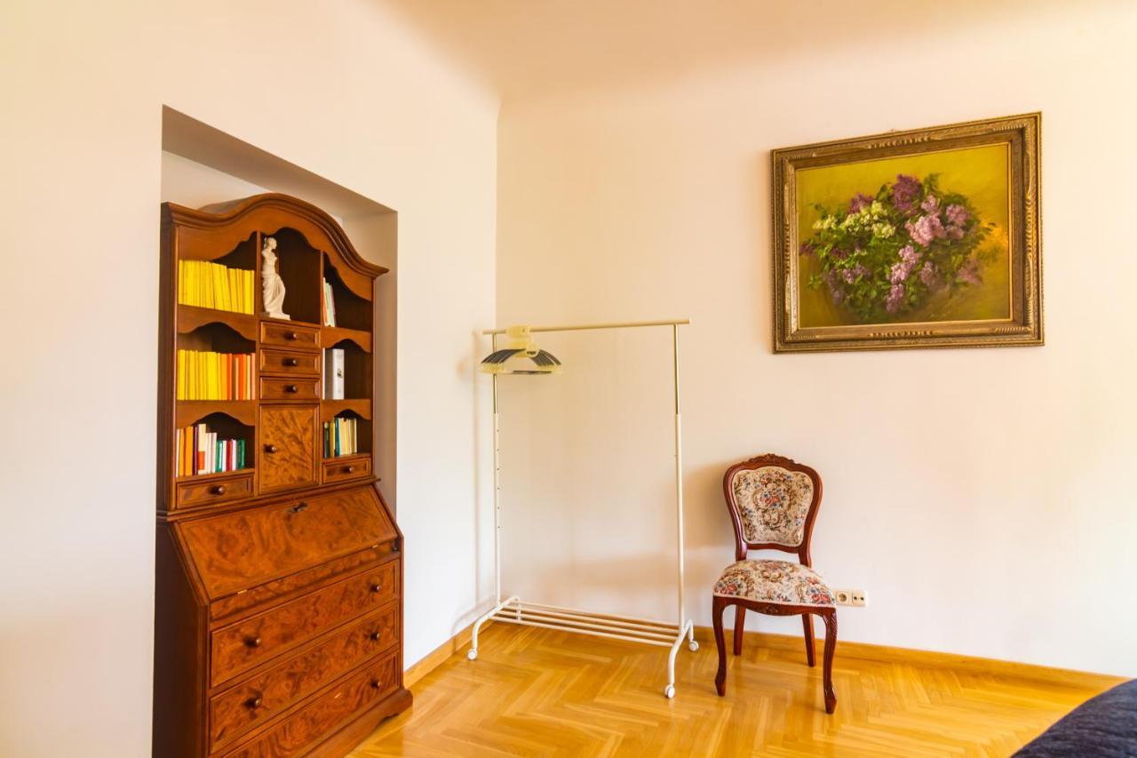 Classic Style Apartment In The Center Of Riga Exteriér fotografie